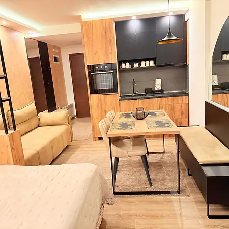 Un Lux - Hill コパオニク